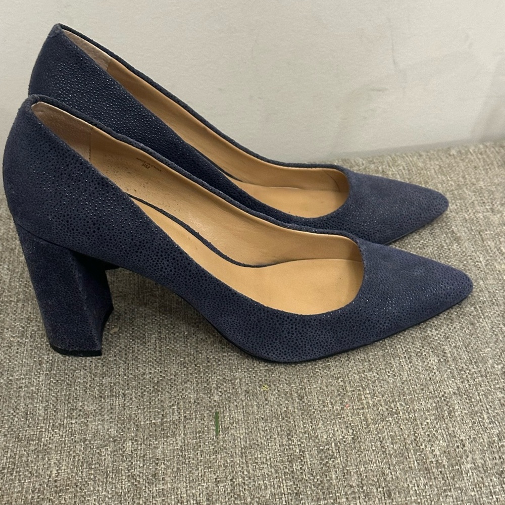 Banana Republic Madison Trendy heel pumps navy pebbled leather size 9